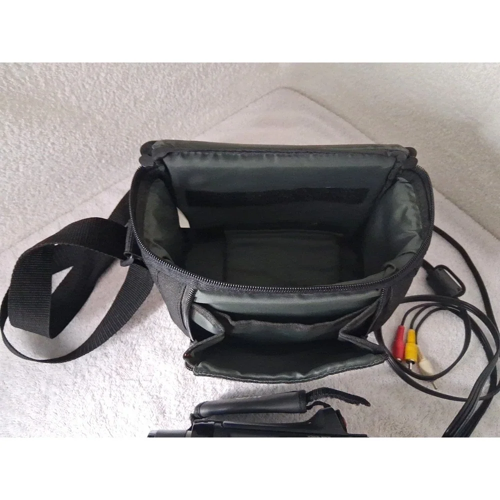 JVC Digital Video Camera with GR-DVL310U Battery *NOTHING TESTED*, CaseLogic Bag